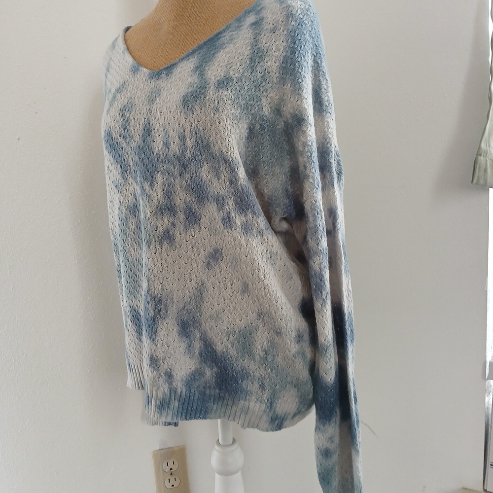 Knox Rose Tie-Dye V-Neck Sweater
